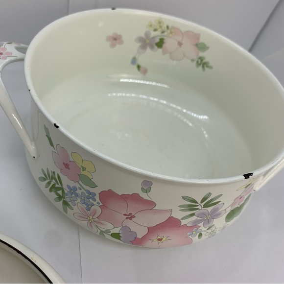 Kobe Kitchen Vintage Kobe Japan Courtney Floral Enamelware Covered